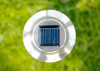 Economia, sustentabilidade e lampadas solares